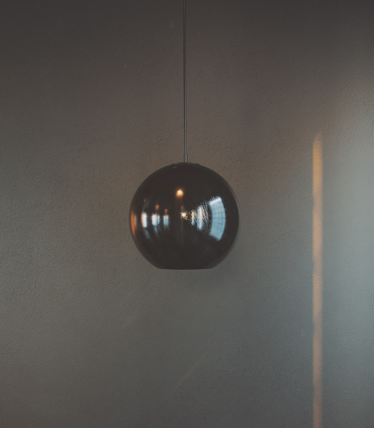 black-globe-pendant-light_kl.jpg